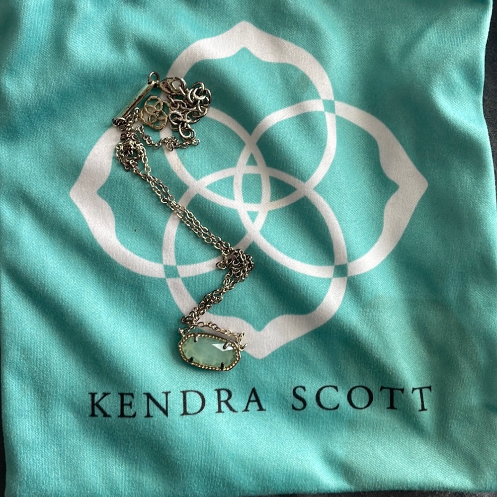 Kendra Scott necklace